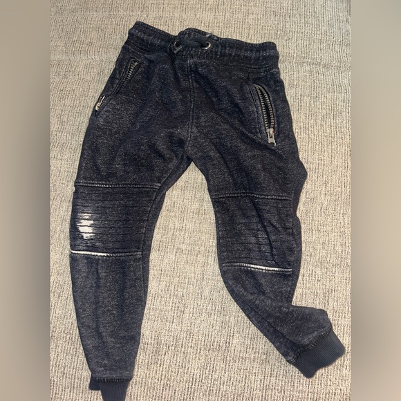 Lot of 5 pairs of sweatpants for kids size 3t - Picture 10 of 11